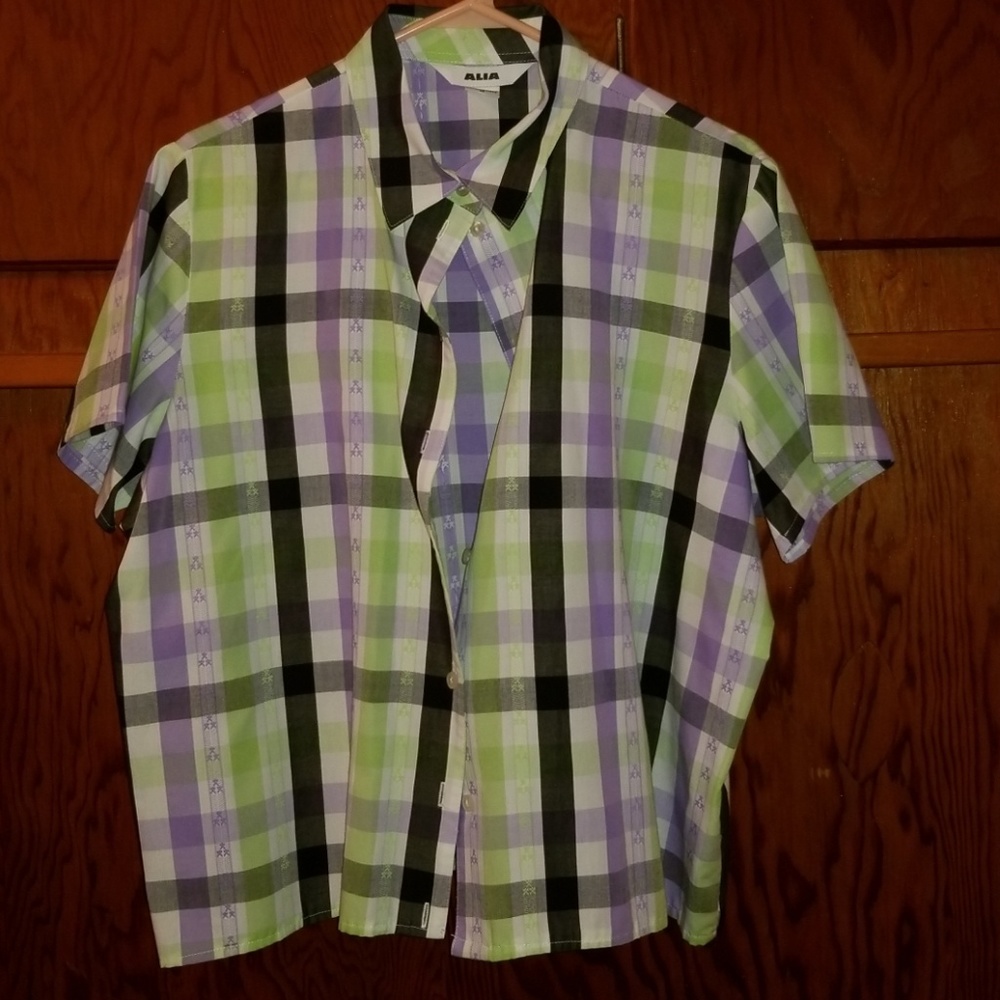 Womans Button Down Shirt Size 16